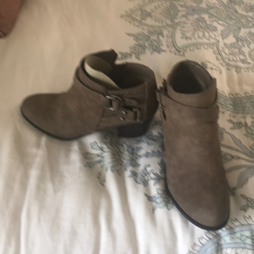 Brown booties Sz 8